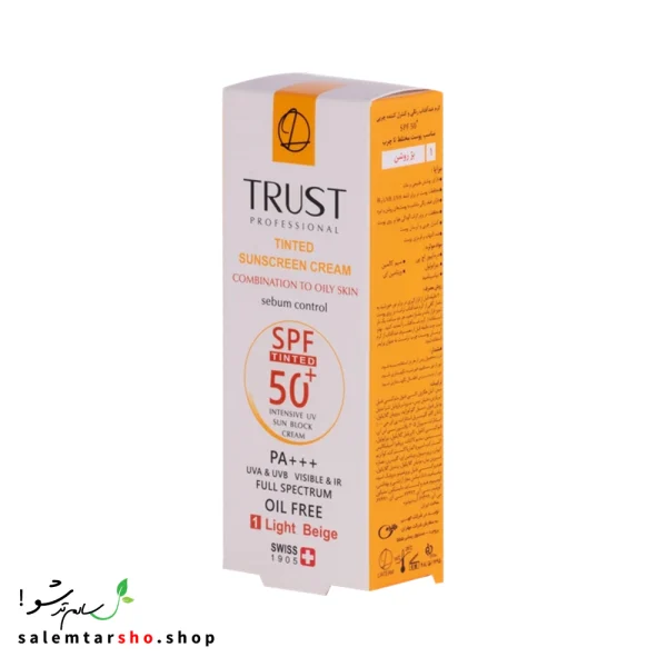 کرم ضد آفتاب رنگی و کنترل چربی بژ روشن تراست با SPF50+ برای محافظت و آبرسانی پوست