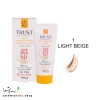 کرم ضد آفتاب رنگی و کنترل چربی بژ روشن تراست با SPF50+ برای محافظت و آبرسانی پوست