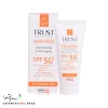 کرم ضد آفتاب و ضد پیری تراست با SPF50+ برای محافظت، آبرسانی و ضد پیری پوست خشک و نرمال