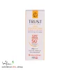 کرم ضد آفتاب رنگی و ضد پیری بژ طبیعی تراست با SPF50+ برای محافظت از پوست و آبرسانی