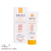 کرم ضد آفتاب رنگی و ضد پیری بژ تیره تراست با SPF50+ برای محافظت از پوست در برابر اشعه UV و آلودگی