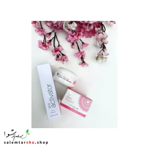 پودر ماسک فوراور با سفیده تخم‌مرغ، خاک چینی و بابونه، پاک‌کننده، لیفت‌کننده و روشن‌کننده پوست است.